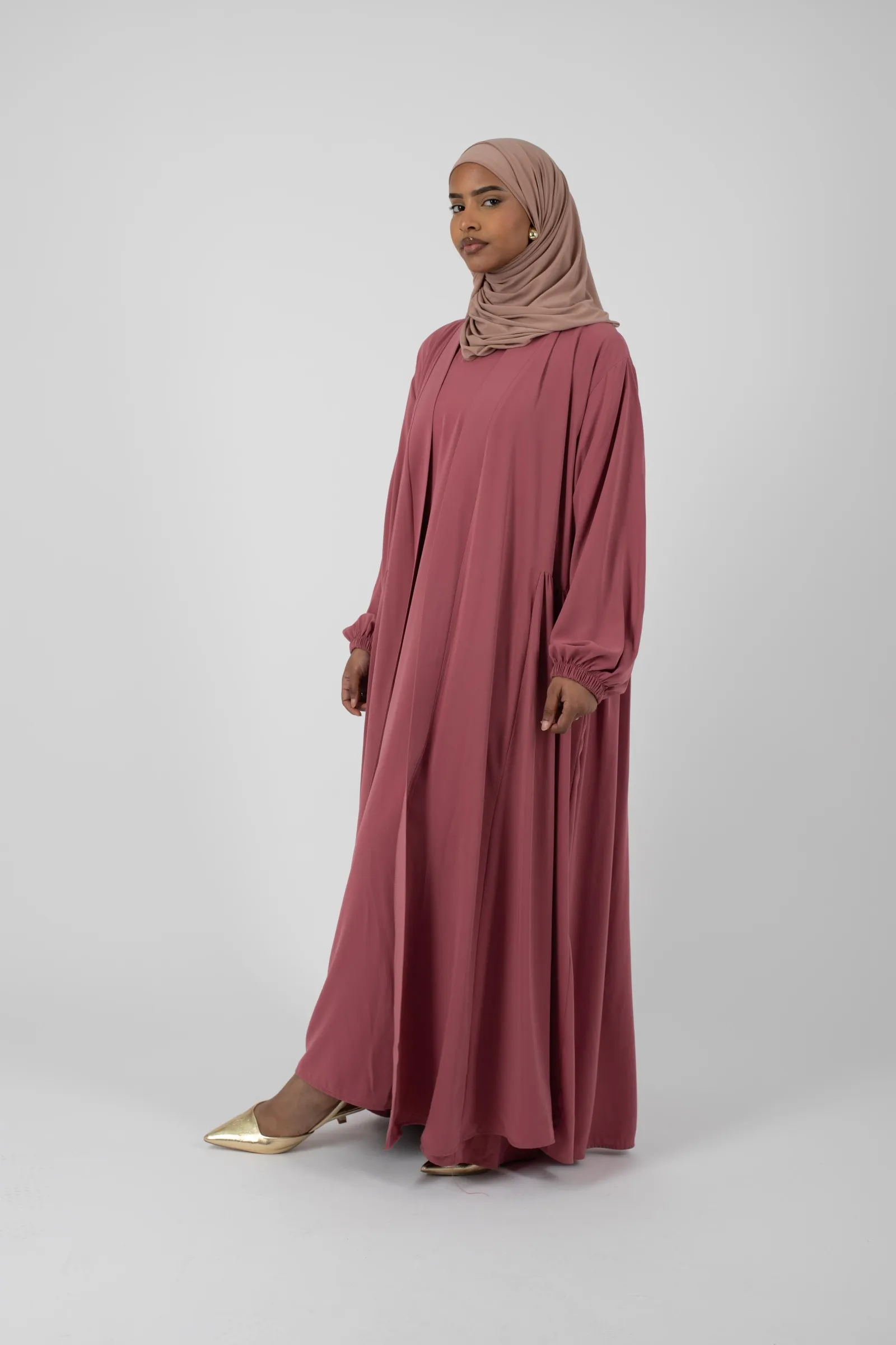 abaya ample avec sous robe pour femme musulmane moderne