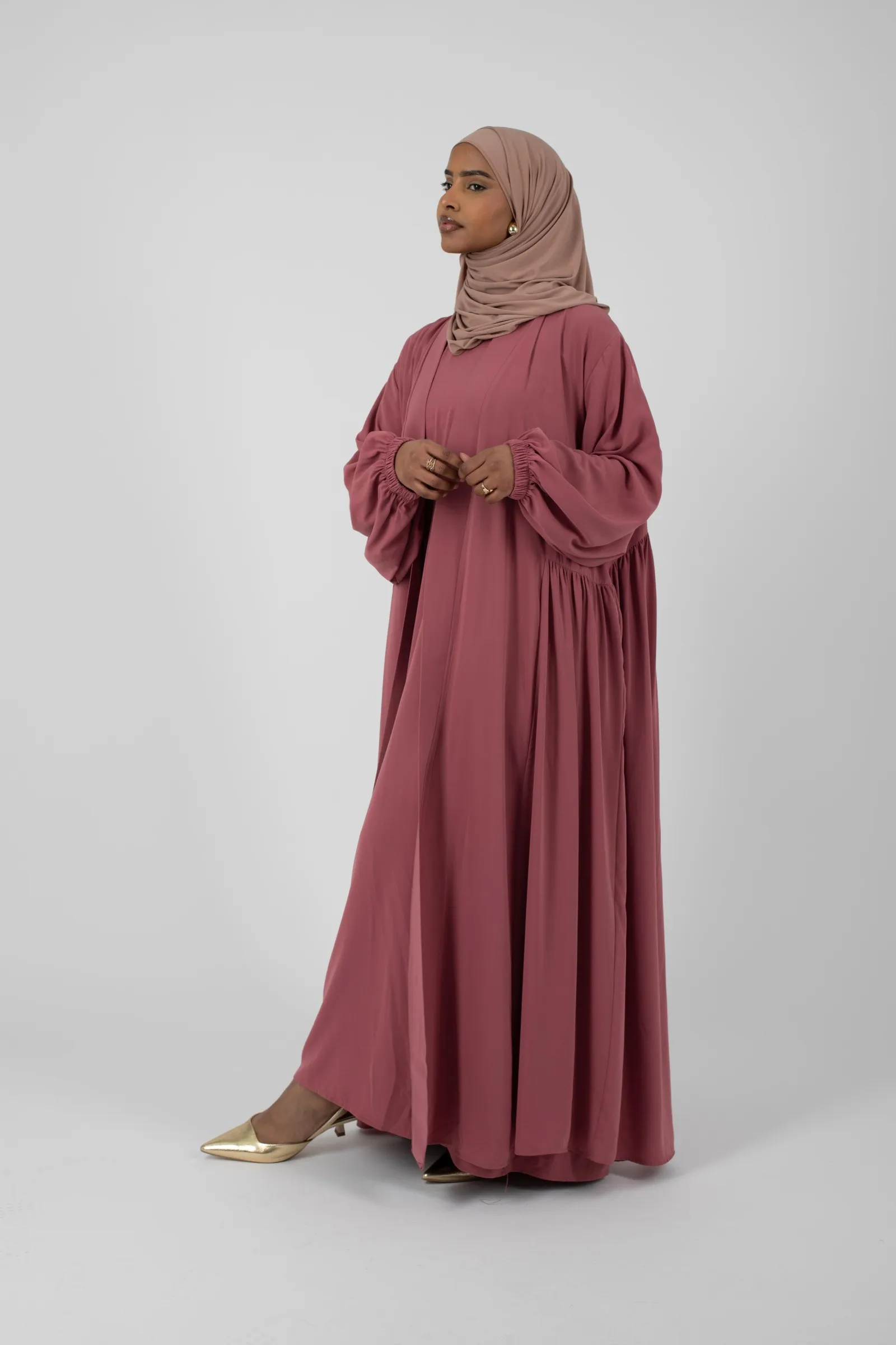 abaya ample avec sous robe pour femme musulmane moderne