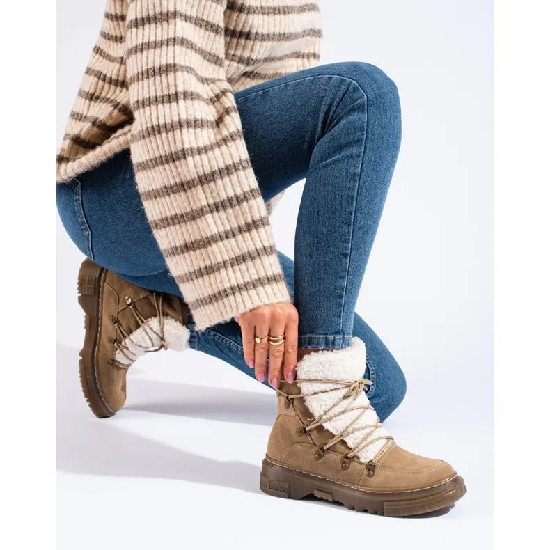 Bottes de neige brunes pour femmes avec un manteau en peau de mouton Shelovet