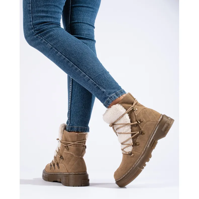 Bottes de neige brunes pour femmes avec un manteau en peau de mouton Shelovet