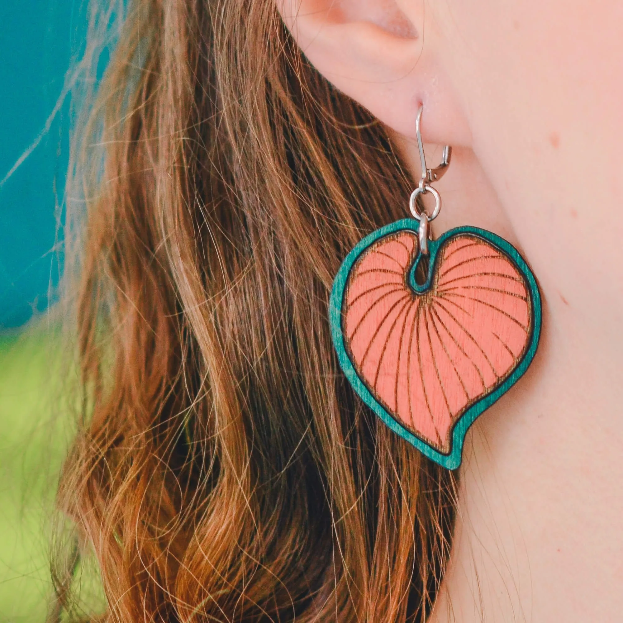 Boucles d'oreilles Colocasia Émeraude et corail