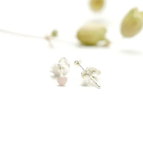 Boucles d'oreilles rondes en argent 925 et résine rose clair nacrée