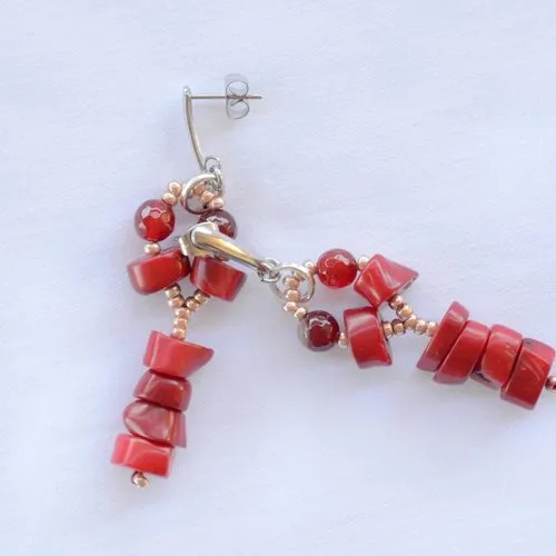 Clous d'oreilles acier et gorgone et agate rouge