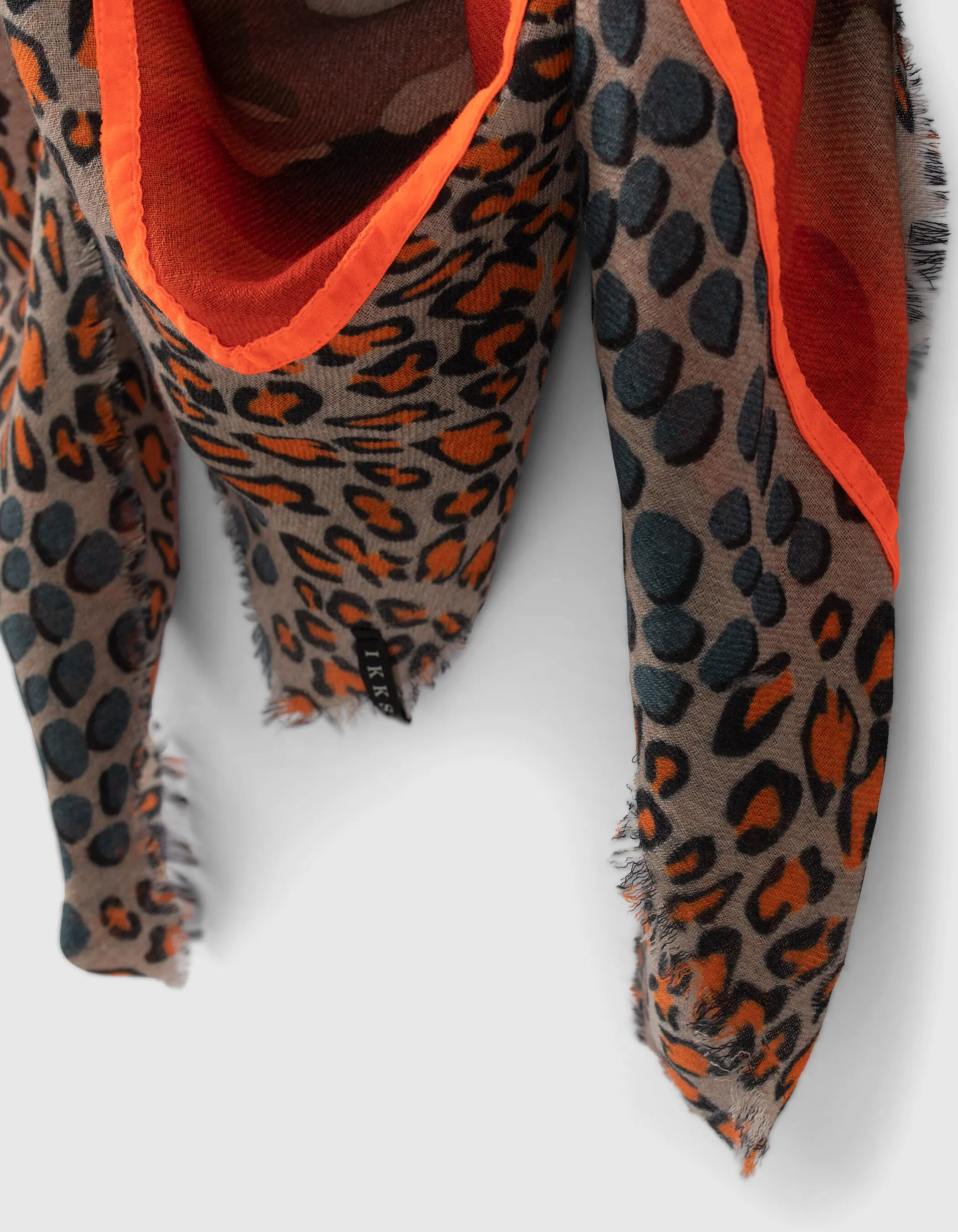 Foulard kaki à motif camouflage et léopard Femme