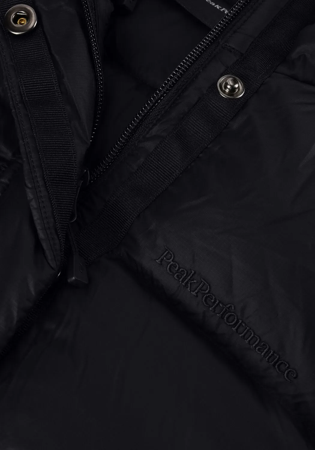 peak performance veste matelassé w frost down coat en noir