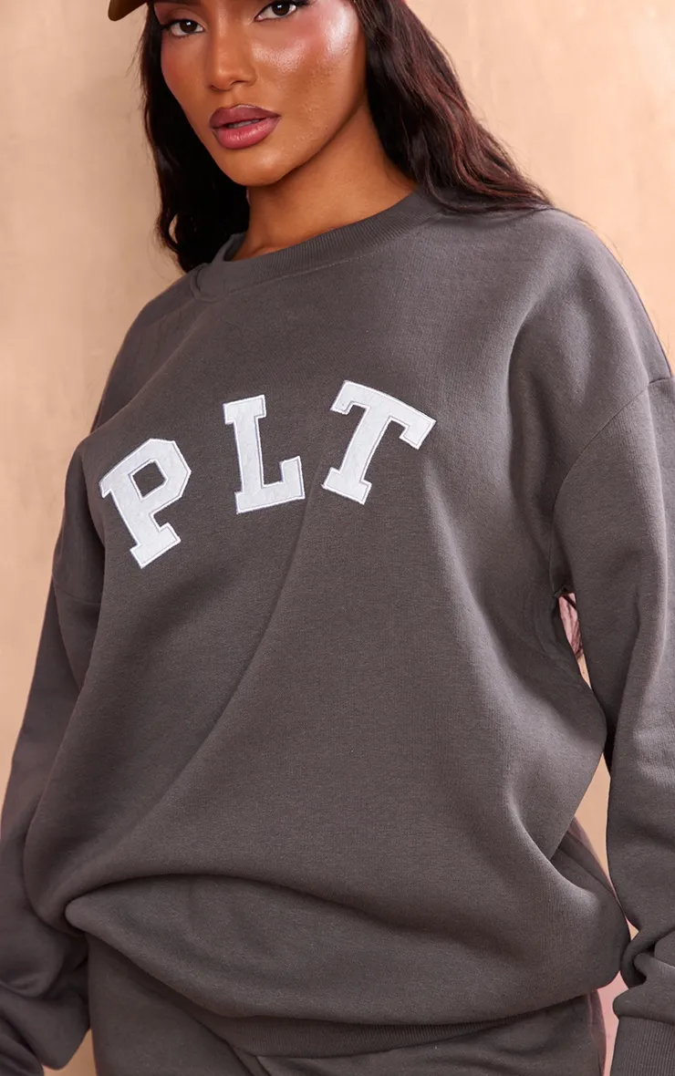 PLT Pull oversize en sweat gris anthracite à logo PLT