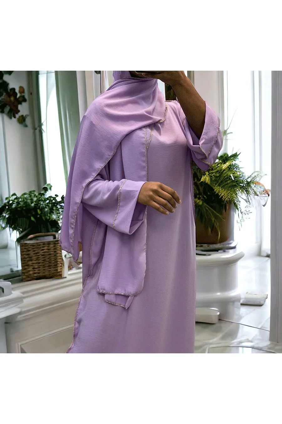 Robe abaya couleur lilas avec foulard  intégré 