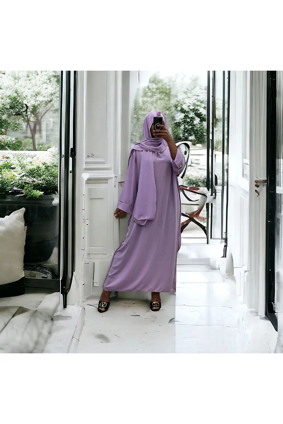 Robe abaya couleur lilas avec foulard  intégré 