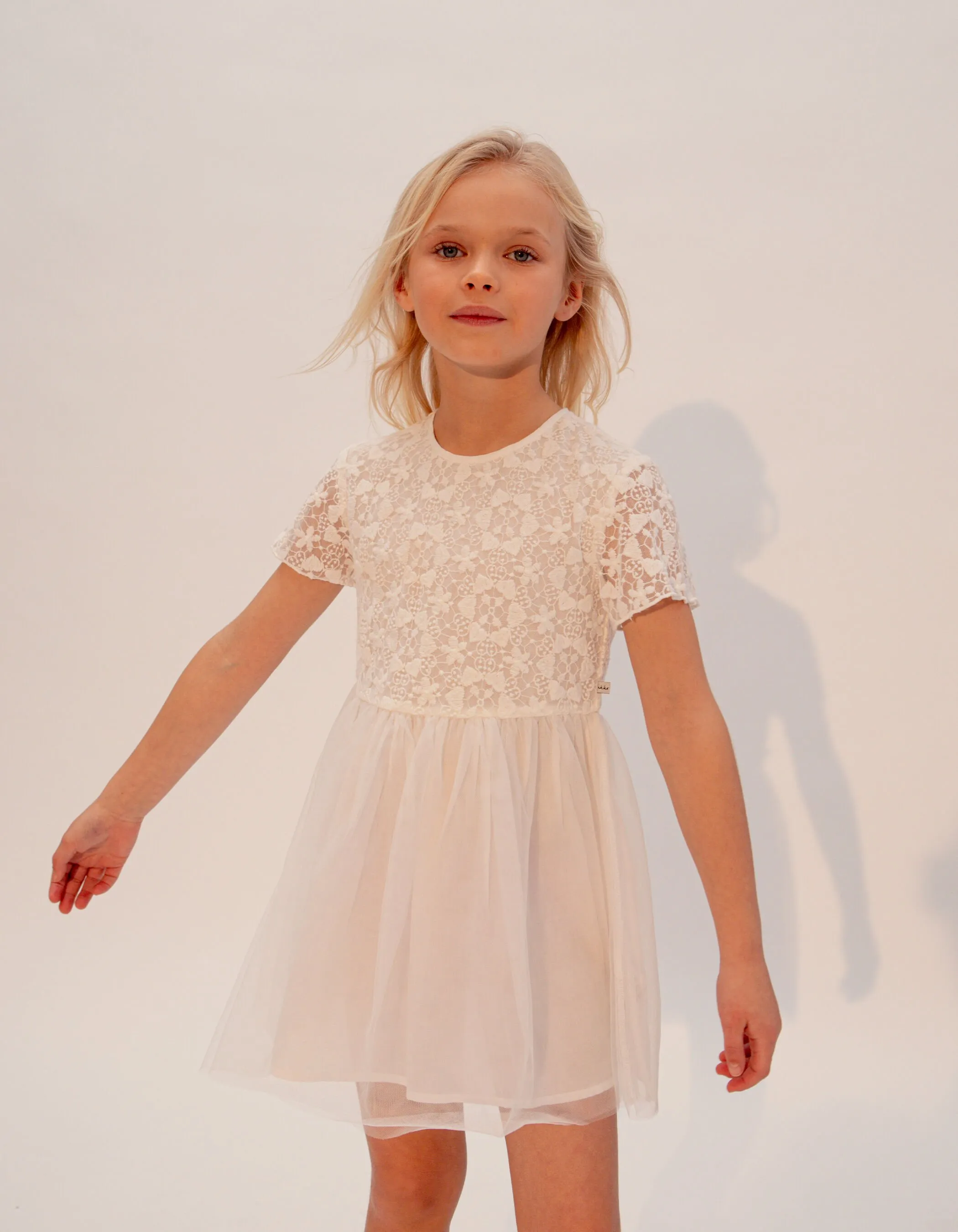 Robe blanche bi-matière dentelle et tulle fille