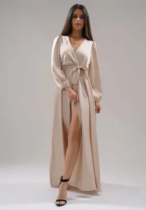 Robe longue à fente satin beige classe et élégante