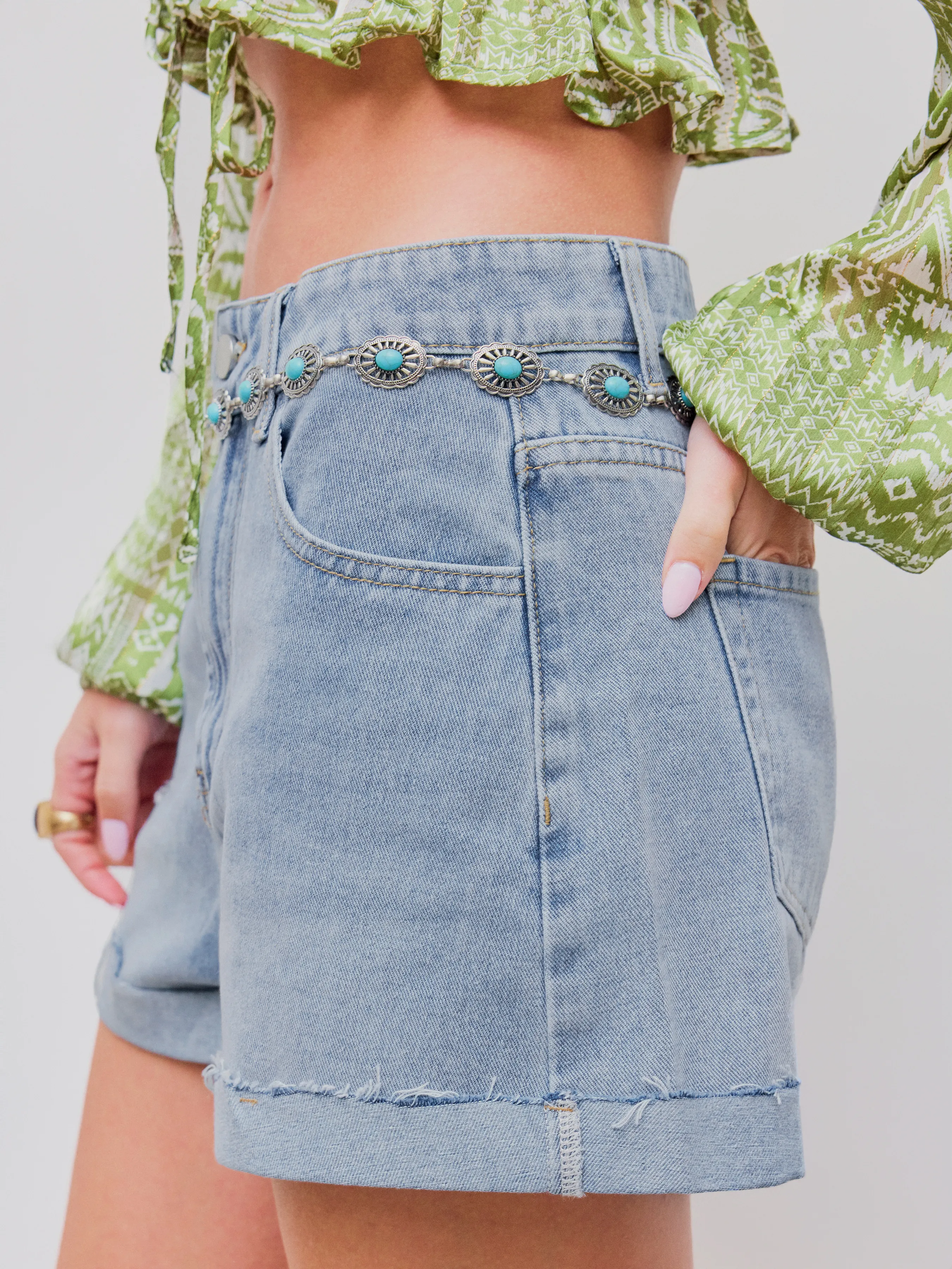 Shorts en jean à taille moyenne et poches unies